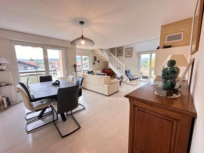 Appartement à REIGNIER