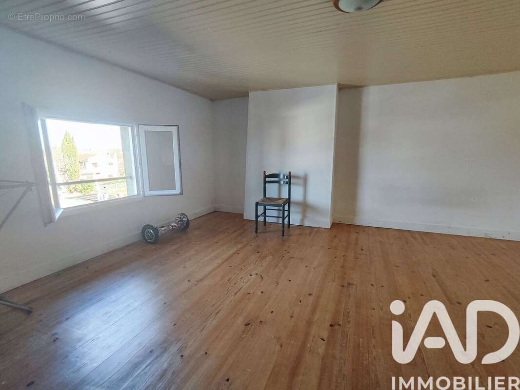 Maison 200 m² à Saint-Seurin-Sur-L'isle  - photo 6