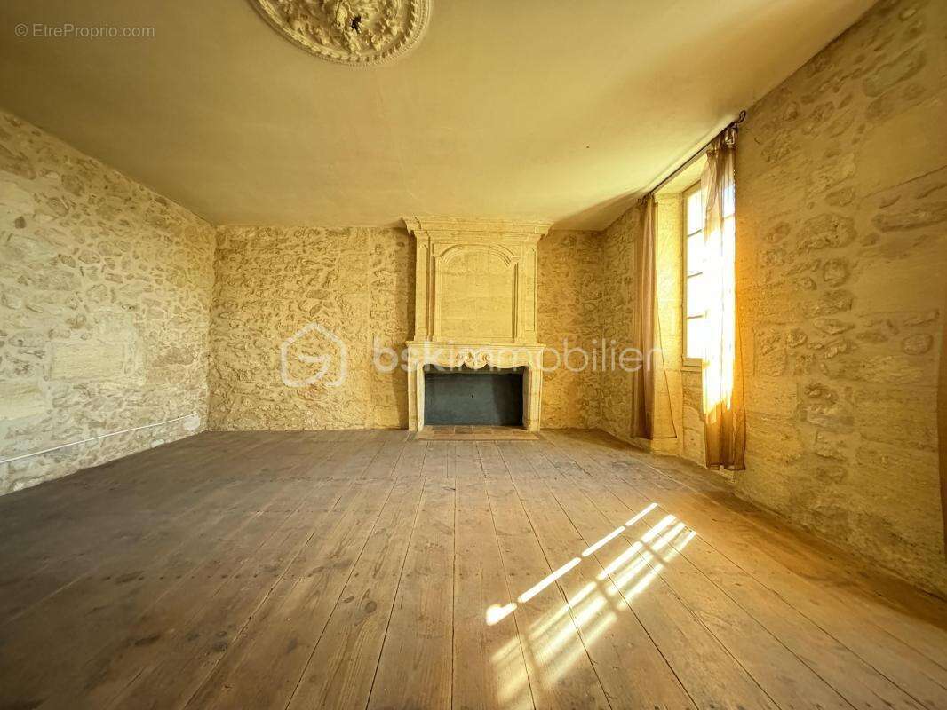 Maison à SAINT-GENES-DE-CASTILLON