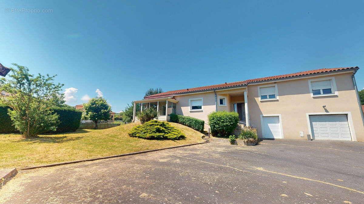 Maison à ESPALY-SAINT-MARCEL