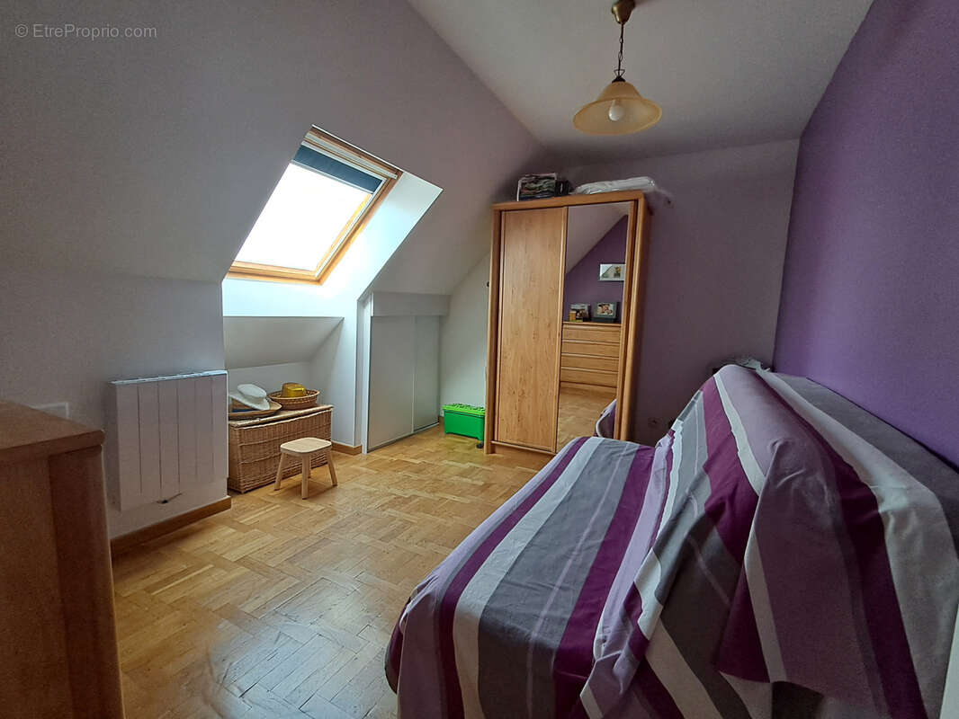 Maison à LA QUEUE-LES-YVELINES