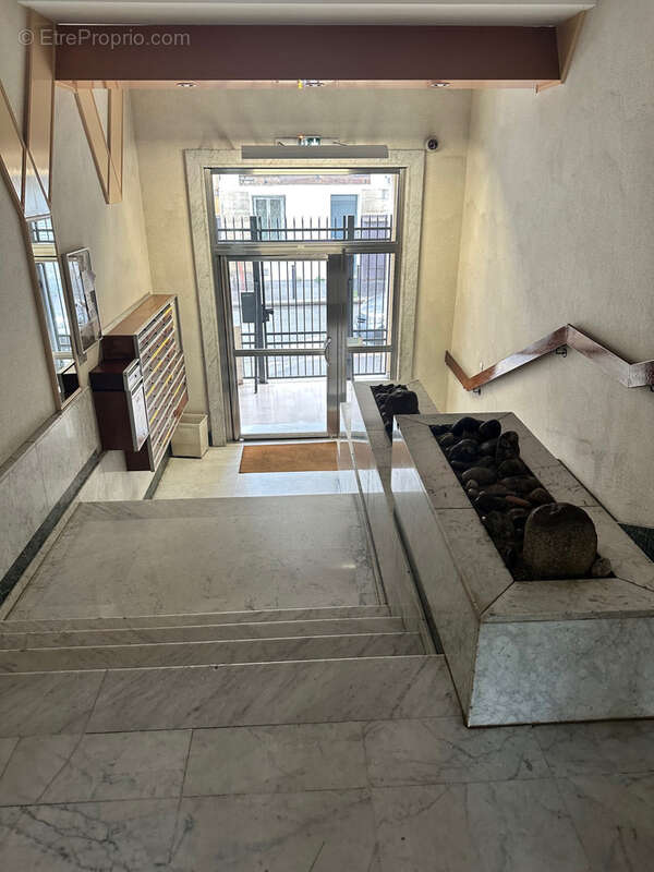 Appartement à PARIS-20E