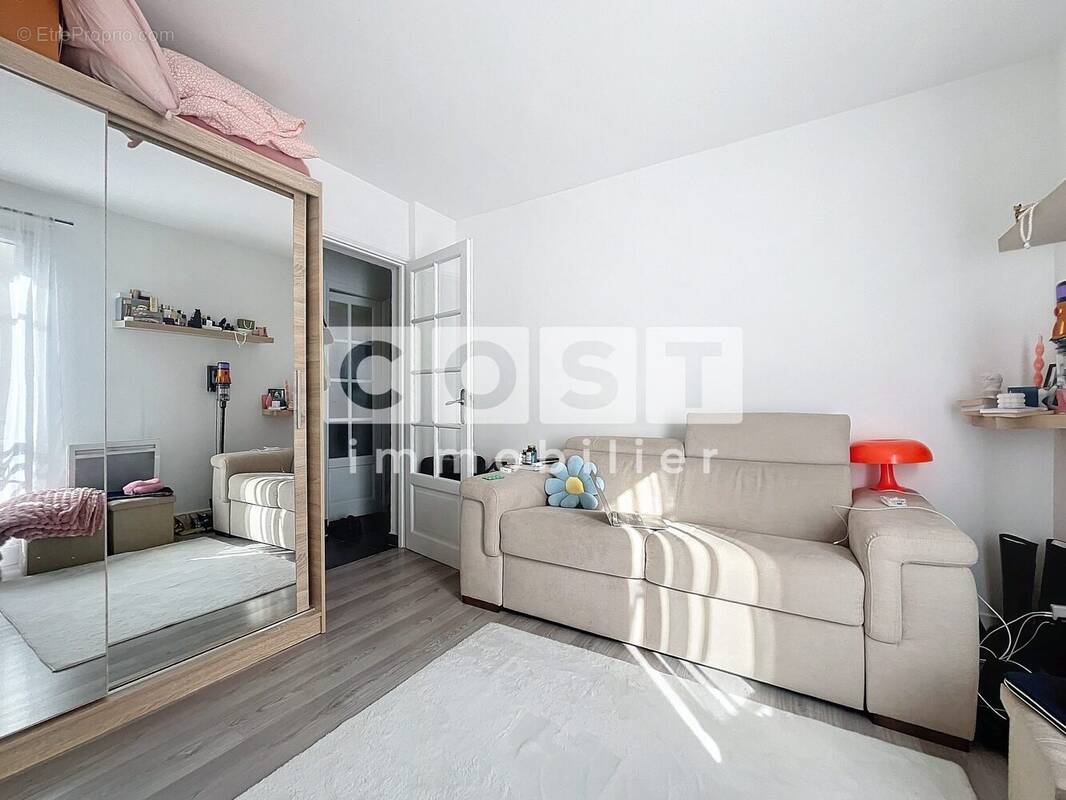 Appartement à LEVALLOIS-PERRET