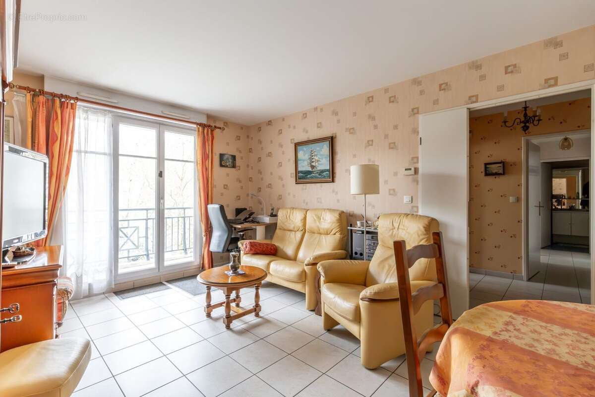 Appartement à BUSSY-SAINT-GEORGES