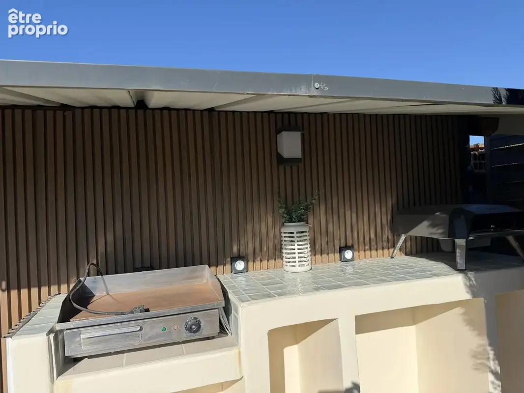Coquette maison contemporaine de plain pieds d'environ 100 m2 sur 900 m2 terrain avec piscine - photo 11