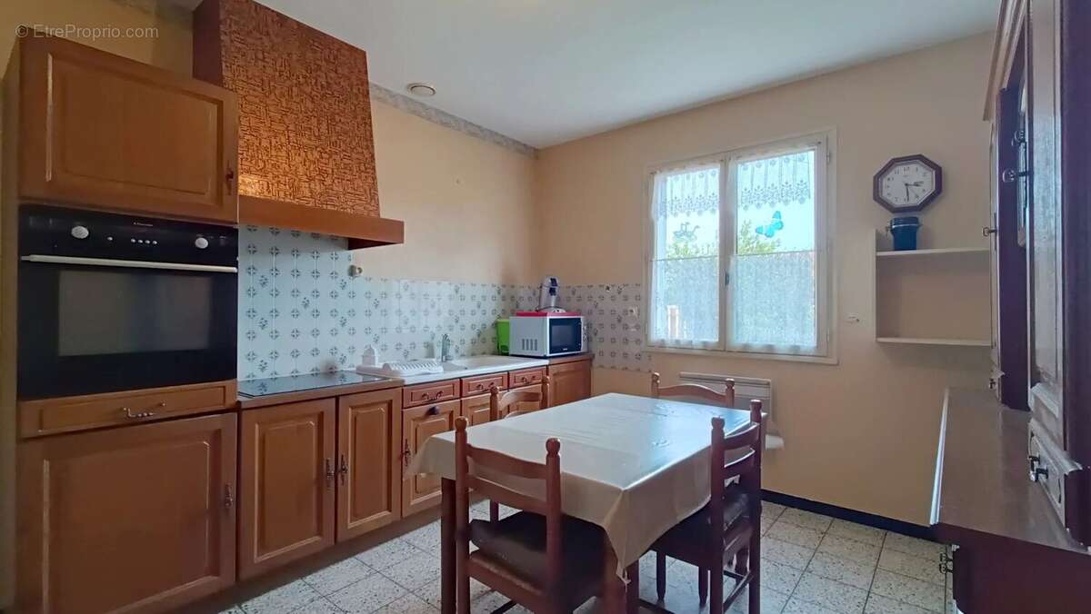 Maison à AYRON