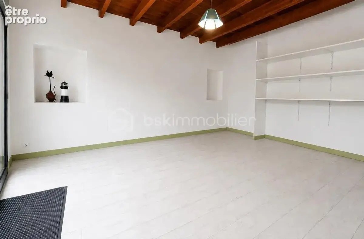Ensemble immobilier de caractère - Maison d'habitation et deux dépendances en pierre à rénover - photo 11