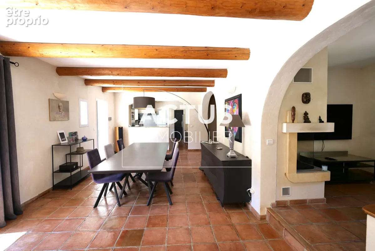 Maison 9 pièces 195 m² à vendre à Salon-De-Provence (13300) - photo 4
