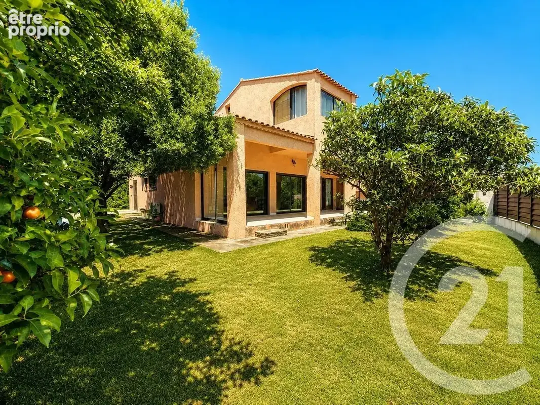 Maison 5 pièces 127 m² à vendre à Bormes-Les-Mimosas (83230) - photo 2