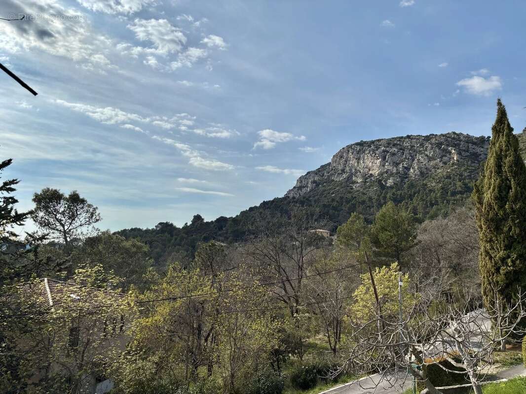 Maison à VAUVENARGUES