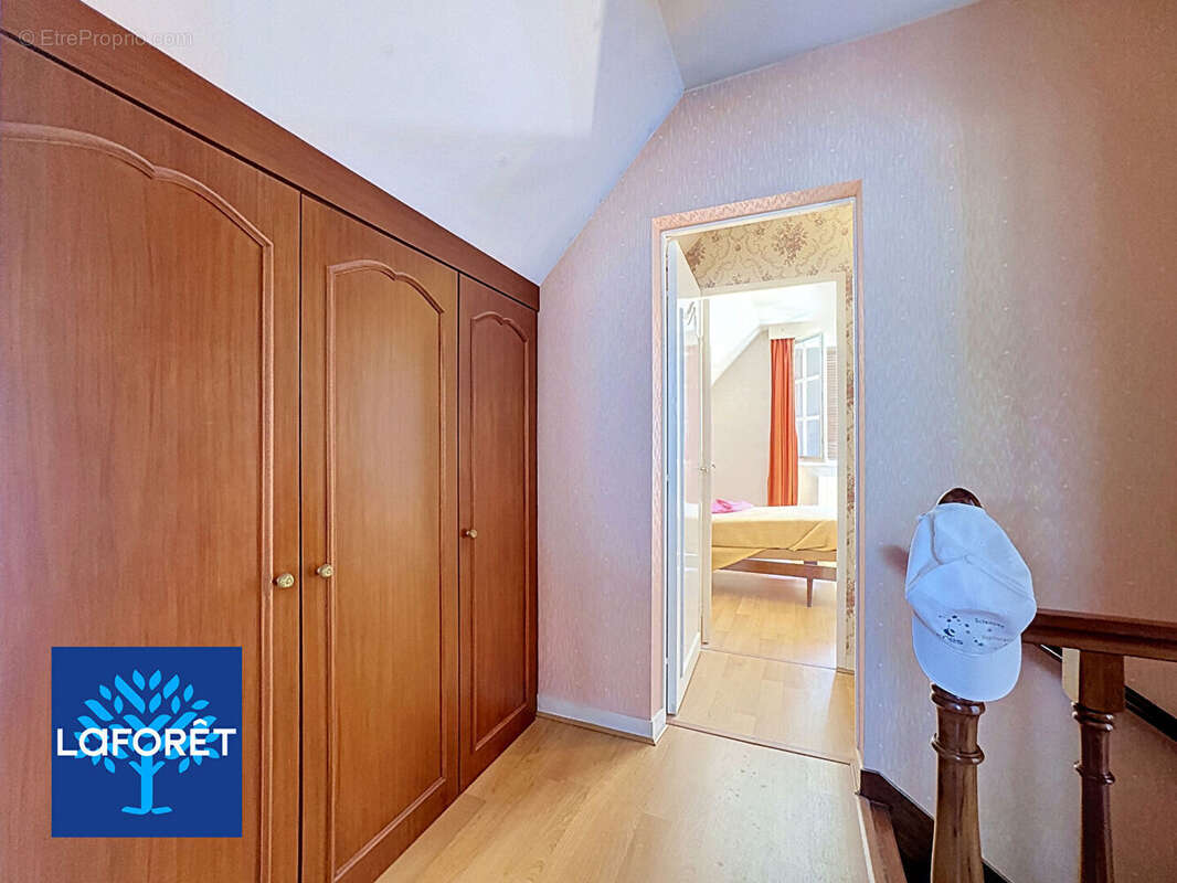 Lisses - Maison individuelle 5 pièces 91.66m² (129.34m² au sol) + terrain de 329m² - photo 6