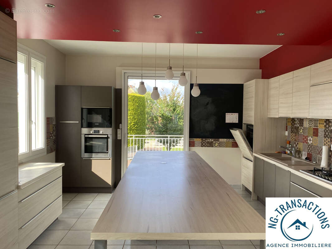 Auxerre  maison avec piscine proche du centre ville - photo 8