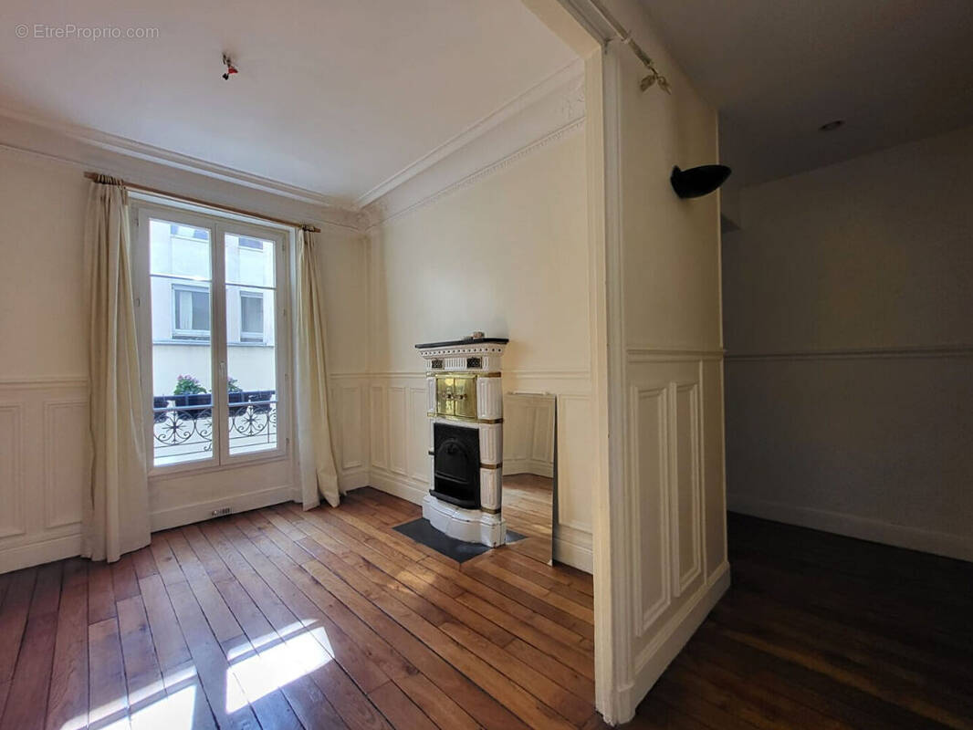 Appartement à PARIS-10E