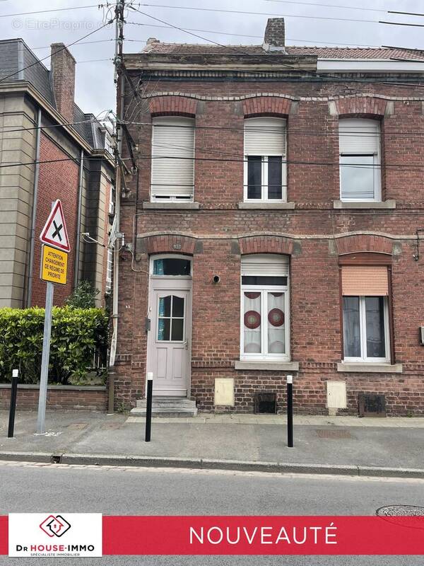 Maison à QUIEVRECHAIN