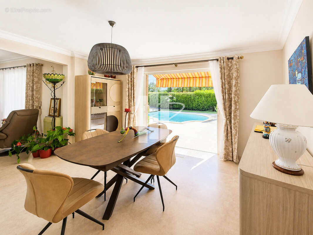 FREJUS - L'élégance et le confort d'une maison où chaque jour a un goût de vacances - photo 3