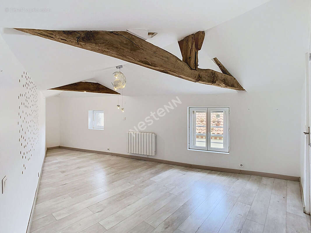 Maison familiale en pierre à vendre dans le bourg du Fief Sauvin - photo 14