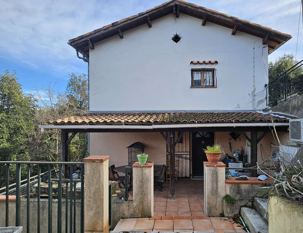 Maison à BERRE-LES-ALPES