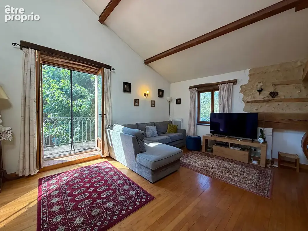 Charmante maison de caractère rénovée avec  4 chambres, grange et jardin arboré - photo 3