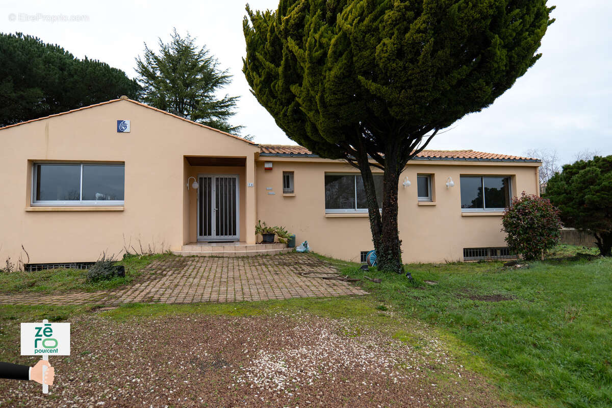 Maison à CHATEAU-GUIBERT