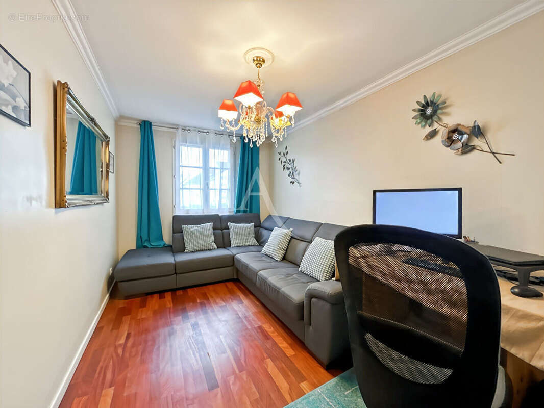 Maison à COMBS-LA-VILLE