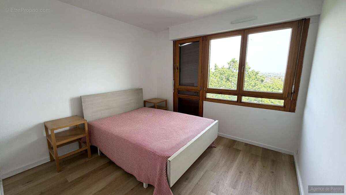 Appartement à VERRIERES-LE-BUISSON