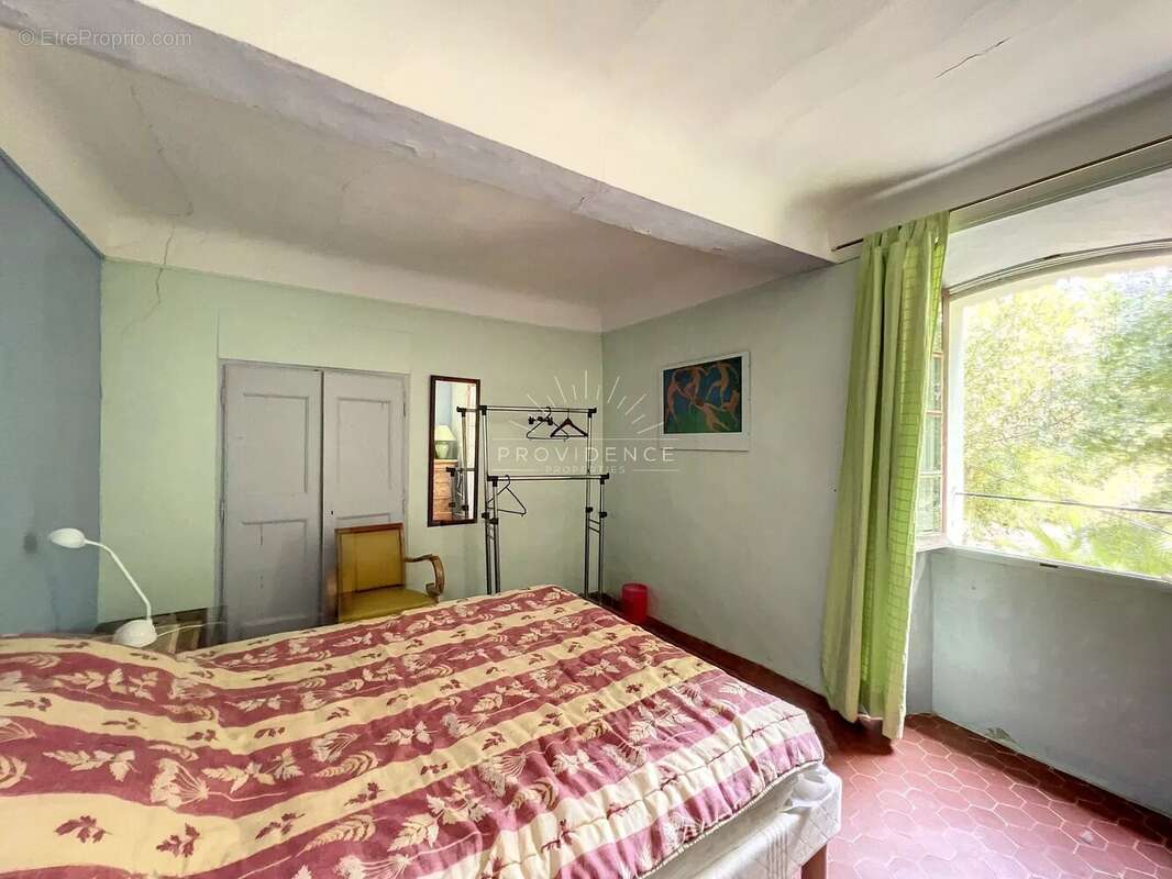 Maison à SAINT-CEZAIRE-SUR-SIAGNE