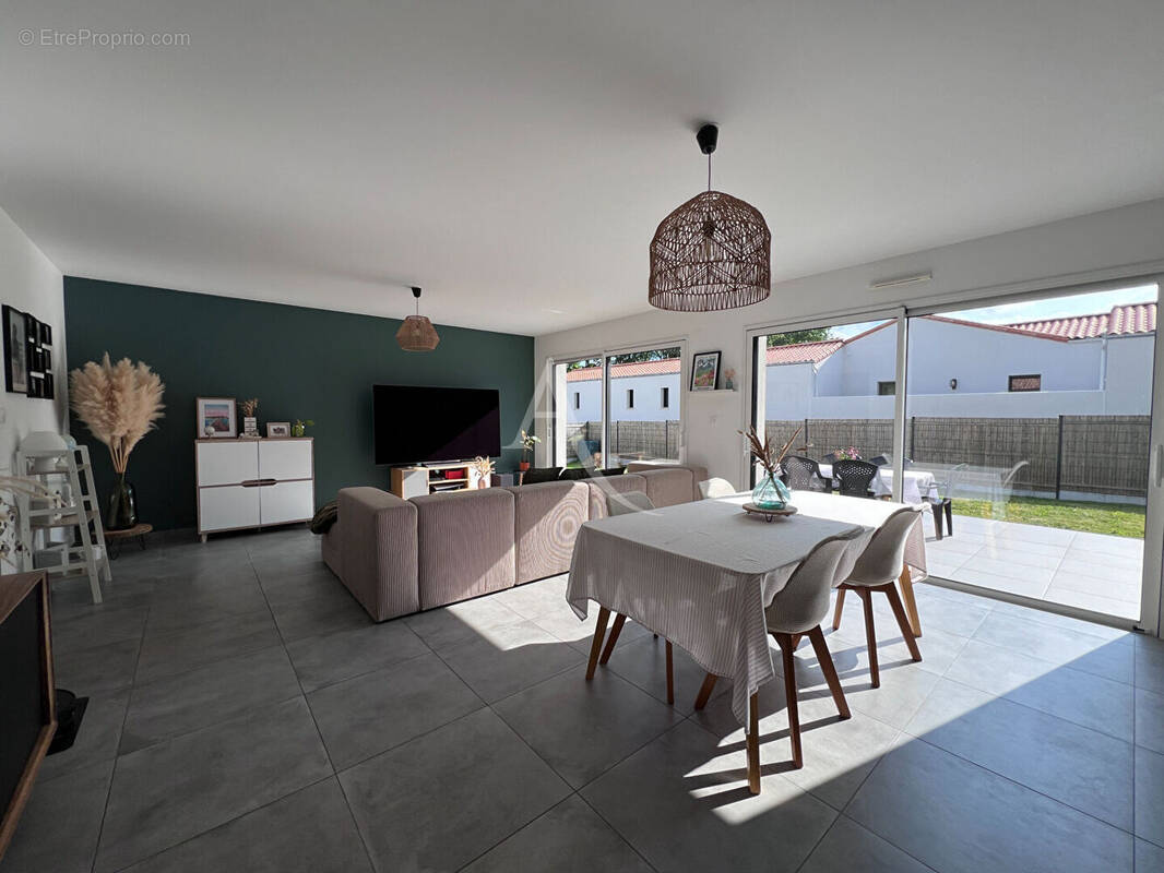 Maison à AIZENAY