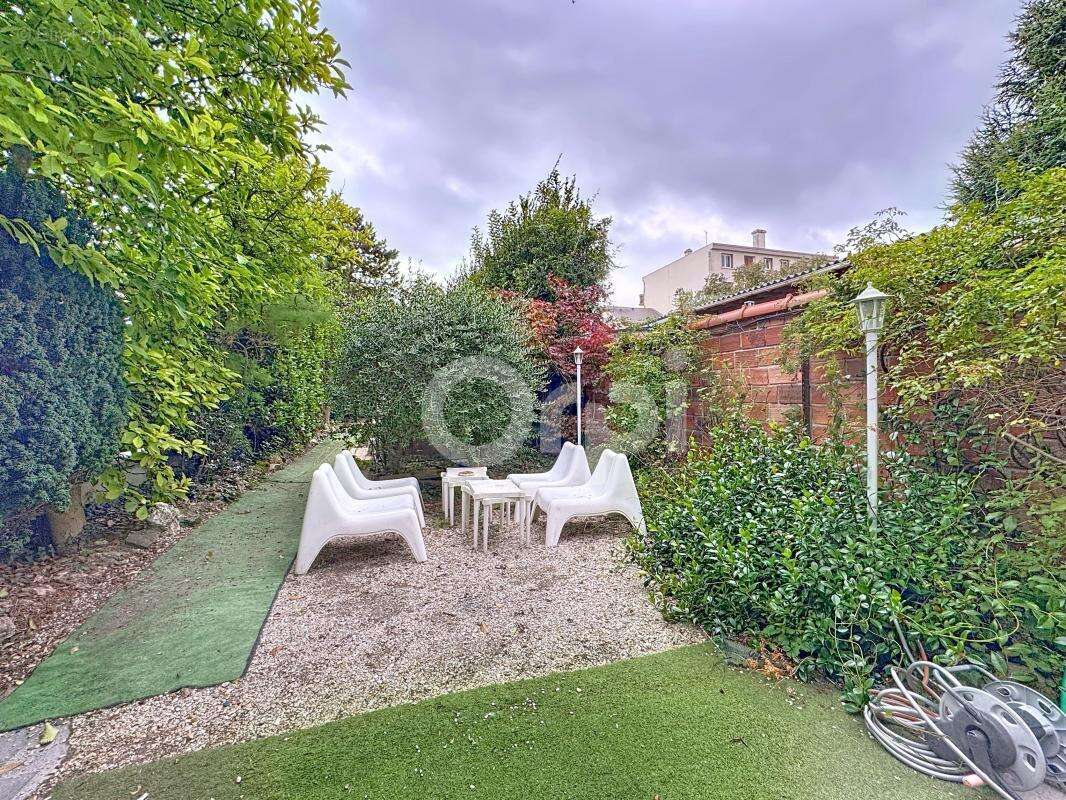 Maison à LE PERREUX-SUR-MARNE