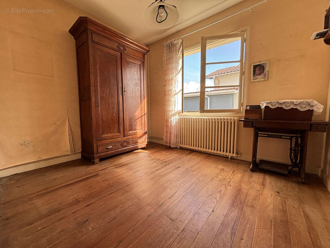 Maison à VILLENEUVE-DE-MARSAN