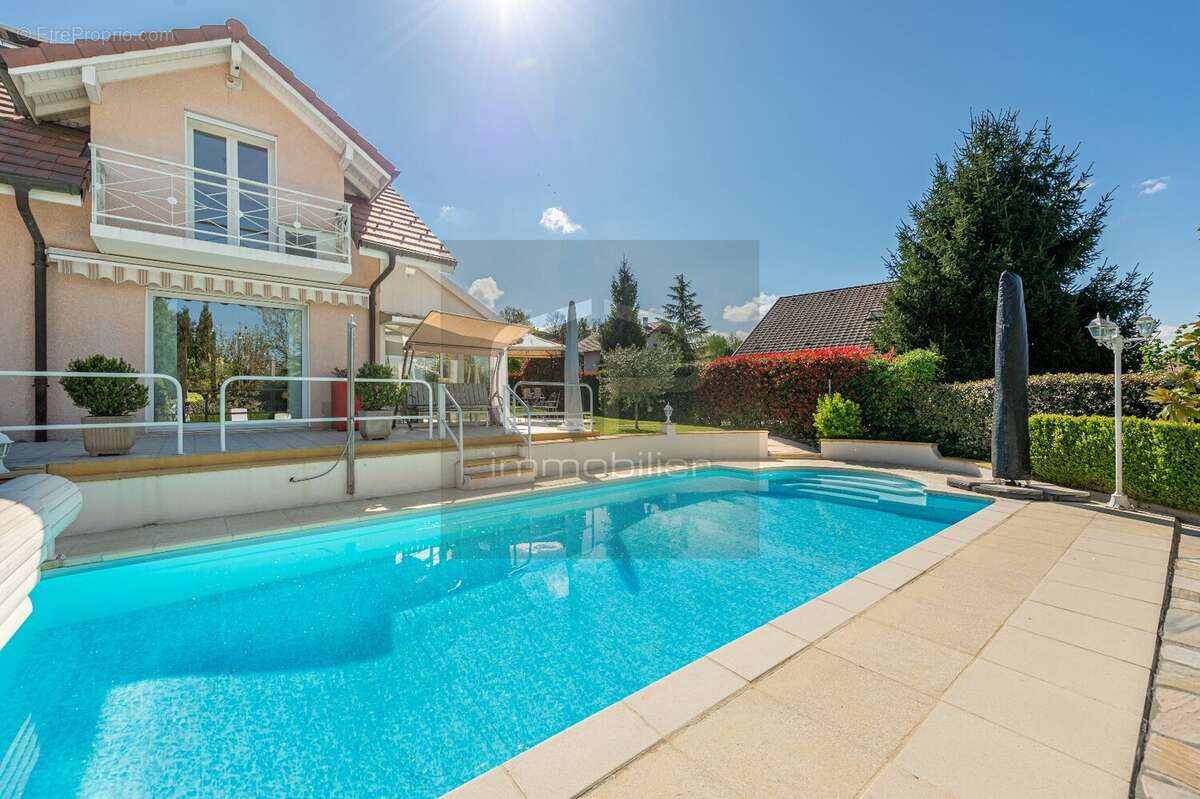 Maison à SAINT-MARTIN-BELLEVUE