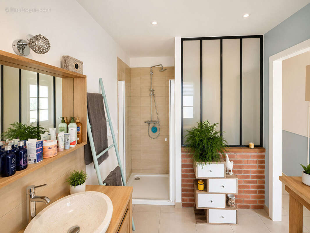 Appartement à SAINT-LEU-D'ESSERENT