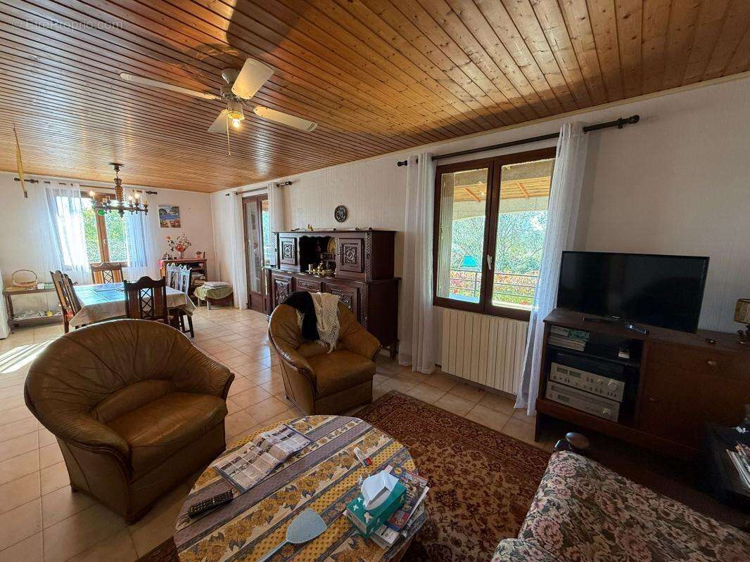 Maison à LABLACHERE