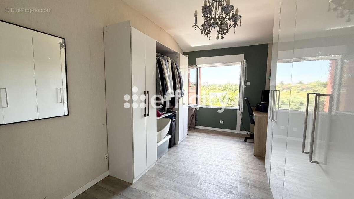Maison 140 m² à Villeurbanne  - photo 9