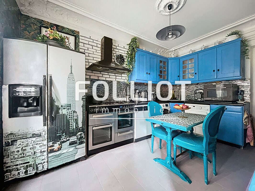 Appartement à PARIS-1E