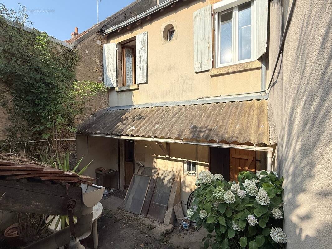 Maison à LA CHATRE