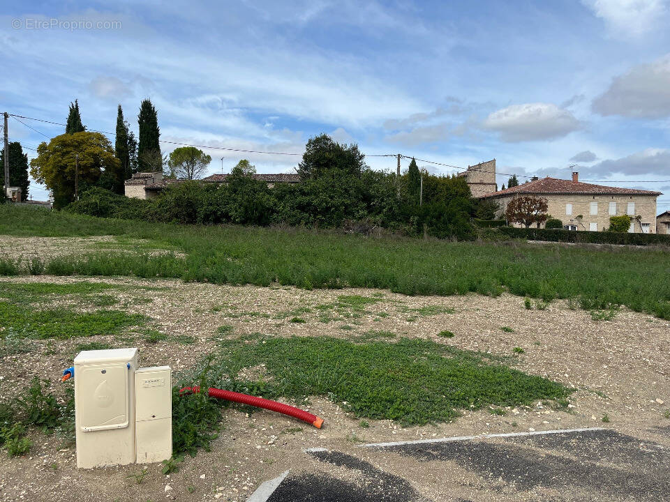 Terrain à POULAN-POUZOLS