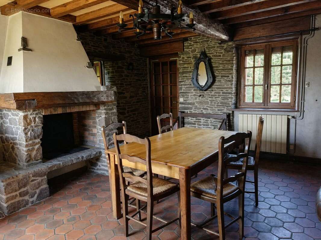 Maison à PONT-D'OUILLY