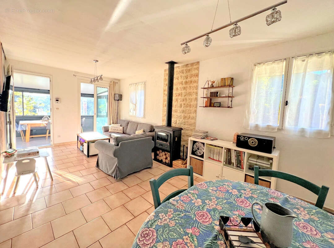 Maison à SOLLIES-TOUCAS