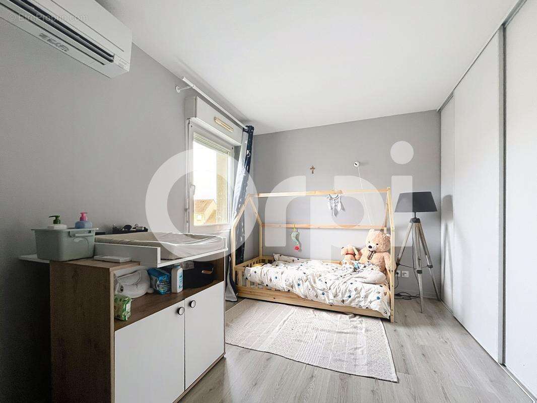 Maison à SAINT-PANTALEON-DE-LARCHE