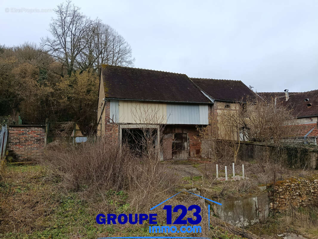 Maison à LA FERTE-LOUPIERE