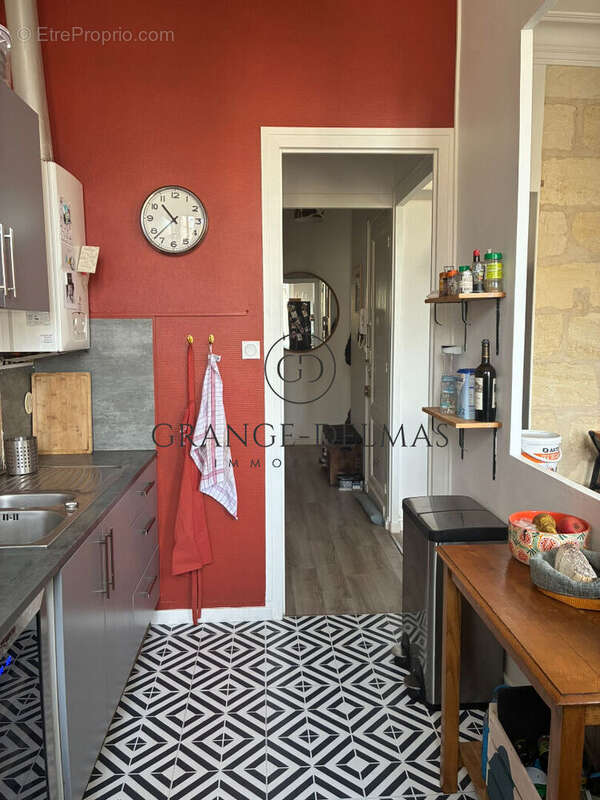 Appartement 1er étage - immeuble pierre - SAINT SEURIN - photo 6