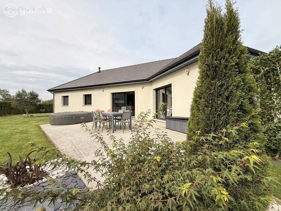 Maison à THIERGEVILLE