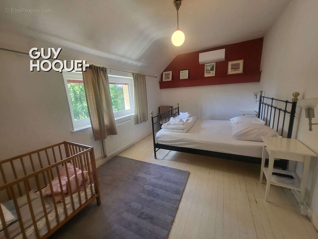 À seulement 2 minutes du Lac des Settons ? Belle maison en pierre rénovée de 201 m² avec terrain et dépendances - photo 8
