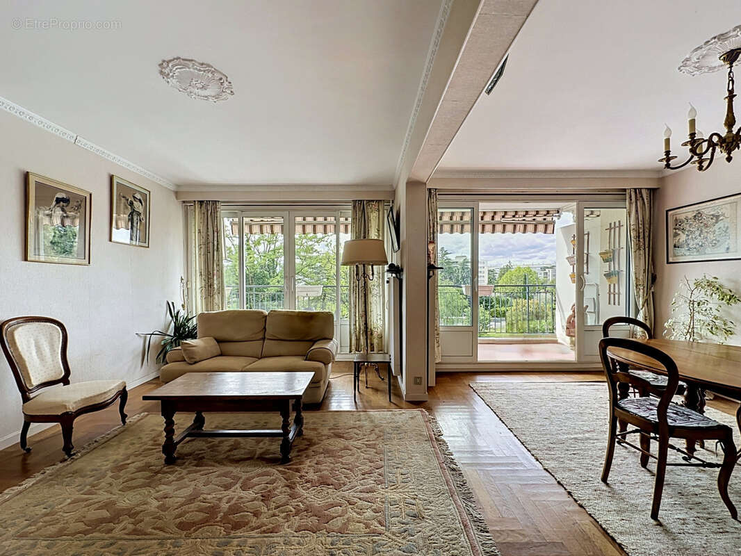 Appartement à SAINTE-FOY-LES-LYON