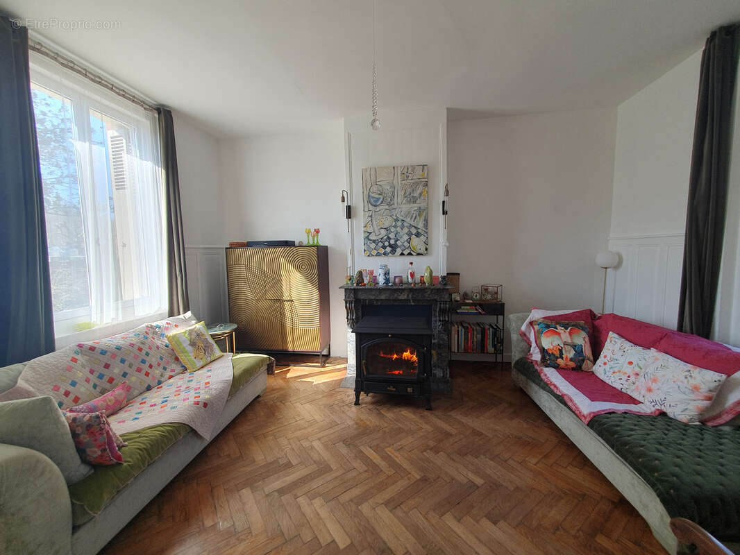 Maison à CORMEILLES