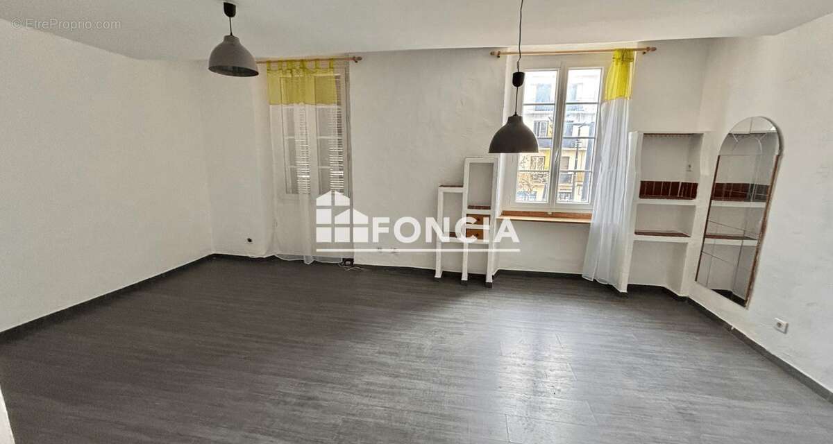 Appartement à LA LONDE-LES-MAURES