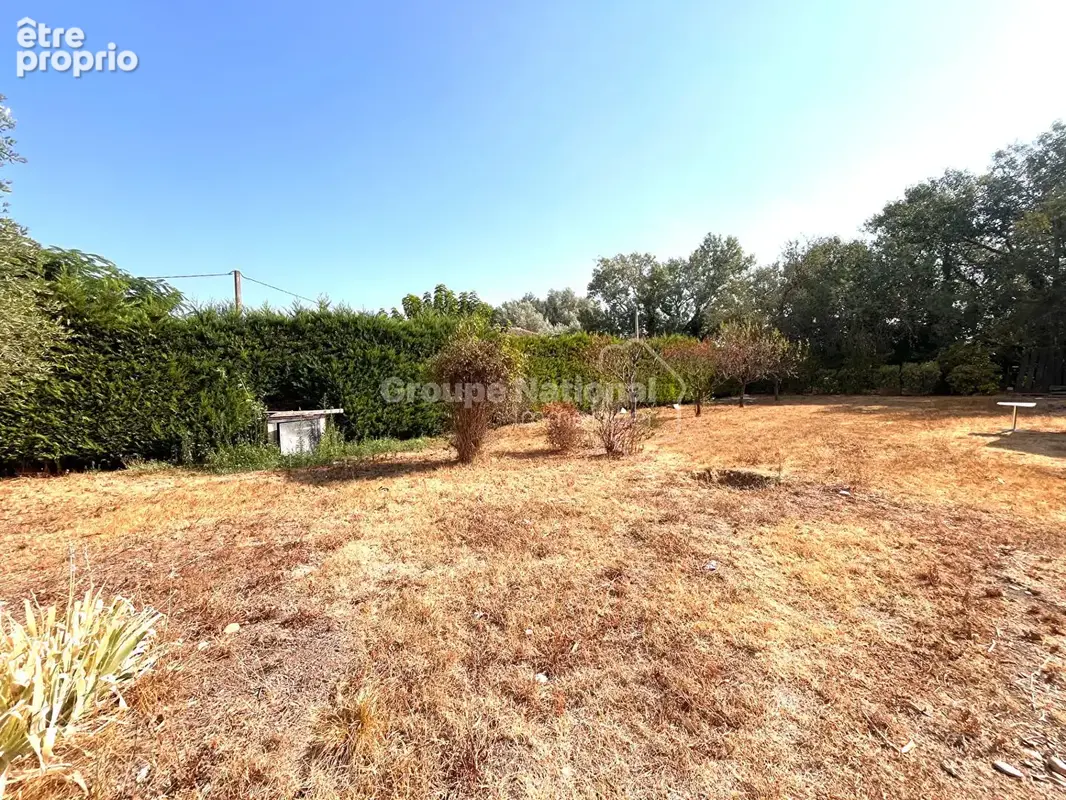 Terrain constructible de 755 m2 libre constructeur - photo 2