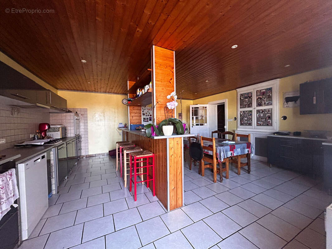 Maison à JUVIGNY-EN-PERTHOIS