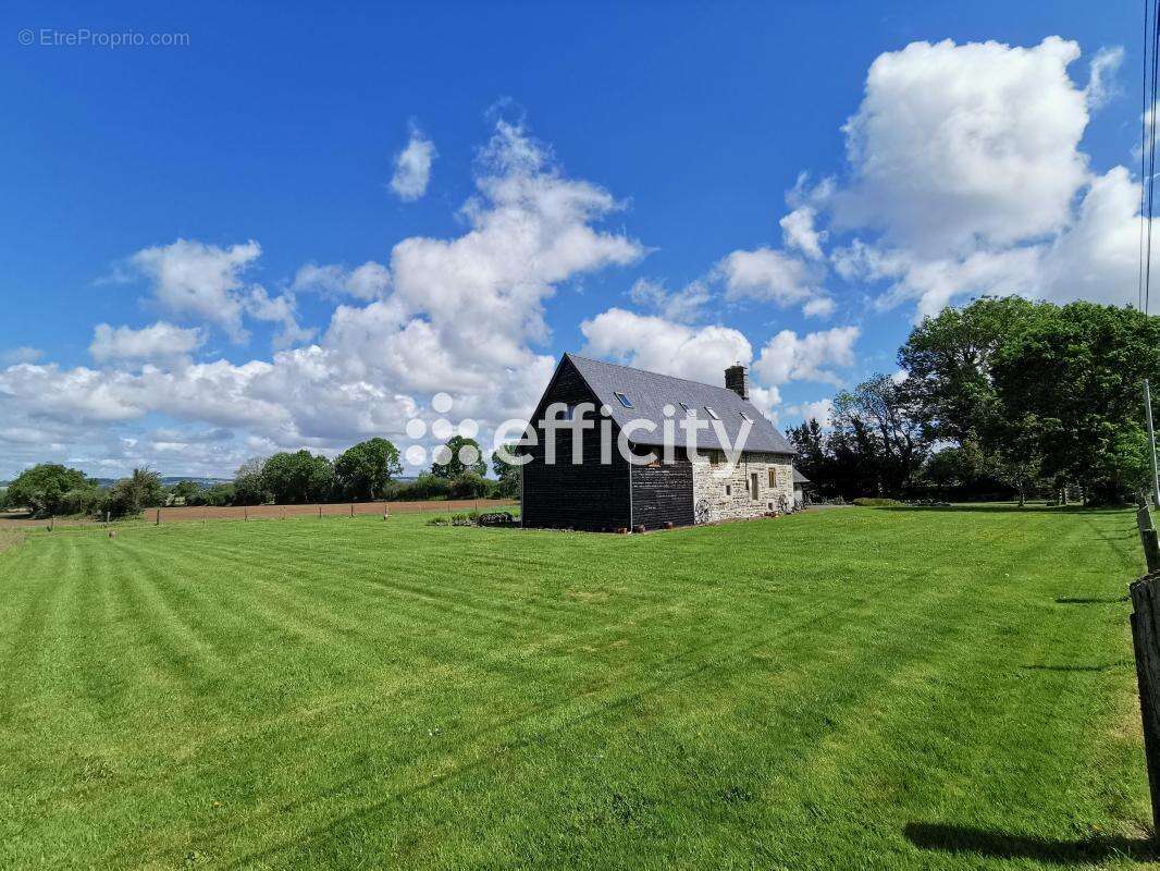 Maison à SAINT-SEVER-CALVADOS