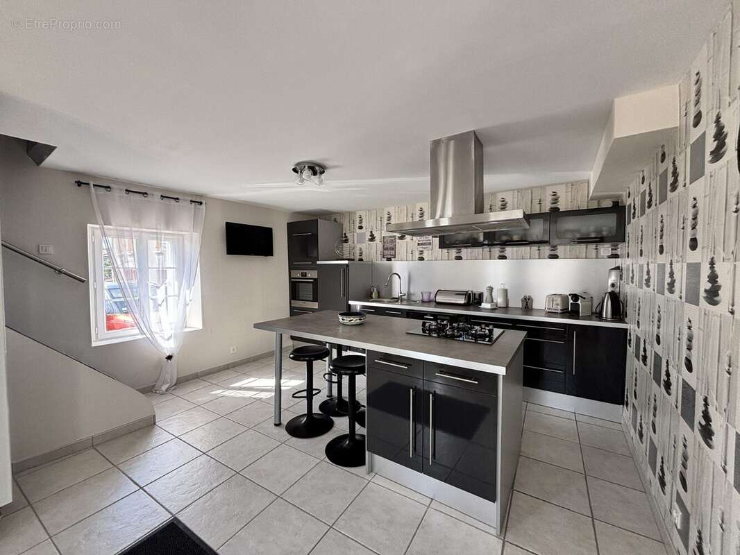 Maison 141 m² à Propieres  - photo 6